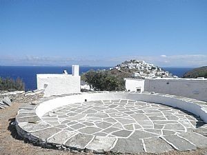 Traditional threshing floor / Παραδοσιακό αλώνι